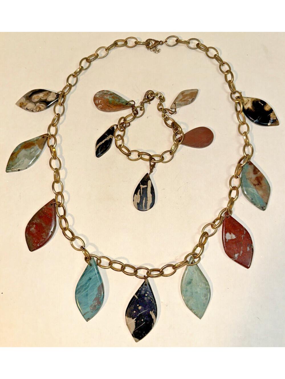 Gold colored link chain with Tear drop pendants matching necklace & bracelet 18"
